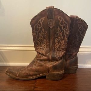 Women’s cowboy boots - size 8